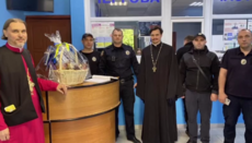 Одесская епархия поздравила с Пасхой сотрудников ГСЧС, медпомощи и полиции