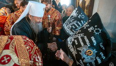 Предстоятель на Светлой седмице традиционно посетил Флоровский монастырь
