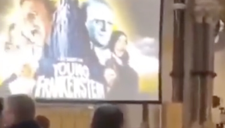 Фільм «Молодий Франкенштейн» у храмі РКЦ Белфасту. Фото: скріншот gloria.tv