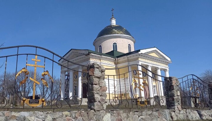Вознесенский храм УПЦ в селе Семеновка. Фото: Каменская епархия