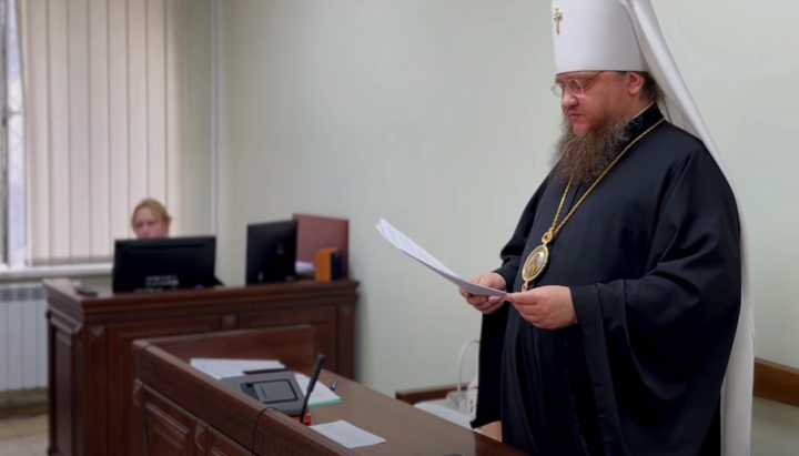 Mitropolitul Teodosie (Snighirev) în instanță pe 22 mai 2024. Imagine: screenshot de pe canalul de YouTube al Eparhiei de Cerkasy