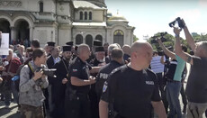 ღირსი არ არის! - ბულგარეთის მორწმუნეები სლივენსკის მიტროპოლიტის წინააღმდეგ გამოვიდნენ