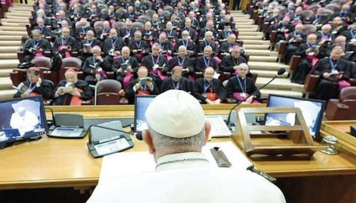 Ο Πάπας στη Διάσκεψη των Ιταλών Επισκόπων. Φωτογραφία: roma.corriere.it