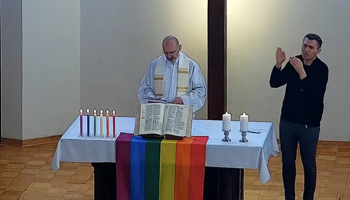 RCC priest Adam Swieżynski. Photo: screenshot from the YouTube channel Parafia Ewangelicko-Reformowana w Warszawie