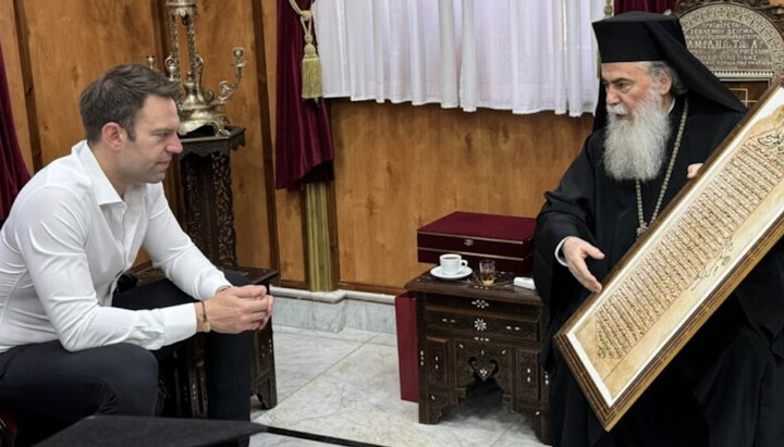 Stefanos Kasselakis and Patriarch Theophilos. Photo: orthodoxia.online