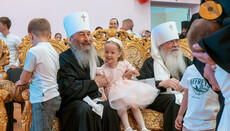Митрополит Тихон посетил детский дом, который опекает Банченский монастырь