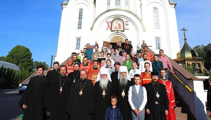 Μητροπολίτης πάσης Αμερικής και Καναδά Τύχων στον καθεδρικό ναό της επισκοπής Τερνουπόλεως της UOC. Φωτογραφία: news.church.ua