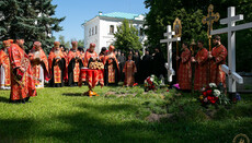 В Святогорской лавре совершили панихиду по погибшим два года назад монахам