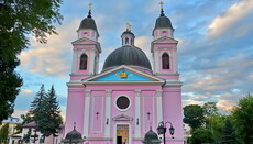 Черновицкая мэрия откроет паркинг на территории кафедрального собора УПЦ