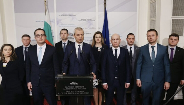 Εκπρόσωποι του κόμματος «Αναγέννηση». Φωτογραφία: rus.bg