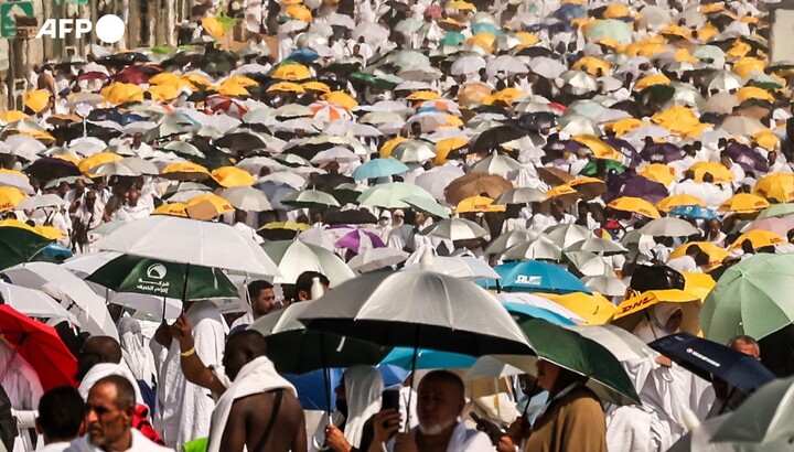მუსლიმი მომლოცველები ჰაჯის დროს მექაში, საუდის არაბეთი. 2024 წლის ფოტო: x.com/AFP