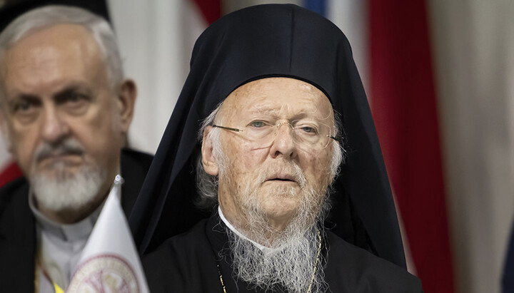 Патріарх Варфоломій і митрополит Еммануїл (на задньому плані). Фото: bnr.bg