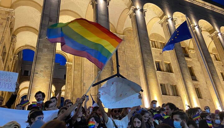 Протести проти ухвалення ЛГБТ-закону в Грузії. Фото: Civil Georgia
