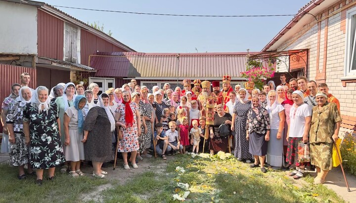 The Archangel Michael parish of the UOC in the village of Kruty continues its liturgical life after the seizure of their church. Photo: Nizhyn Diocese