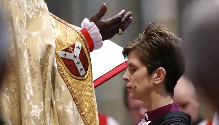 Ordination of a female bishop in the Roman Catholic Church. Photo: DW