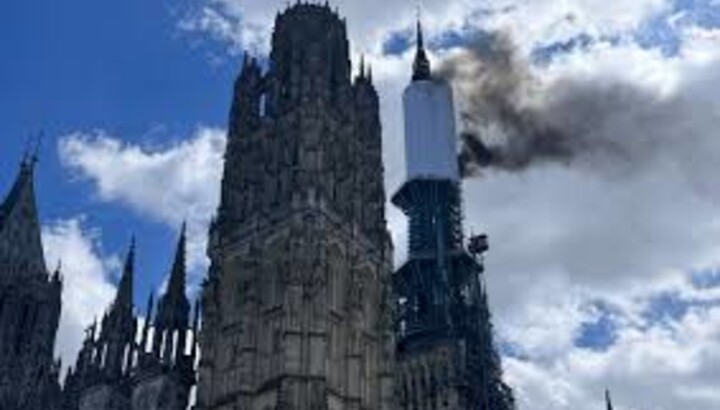 Fire at Rouen Cathedral. Photo: Rouen's mayor's office FB page