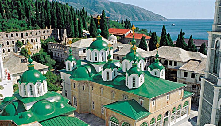 Presa: Autoritățile elene doresc să intervină în mănăstirea Sf.Panteleimon