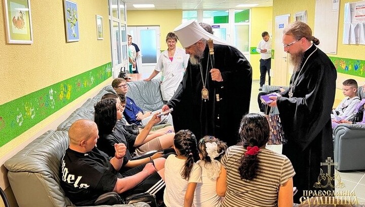 UOC hands over more than a million UAH to Sumy children's hospital