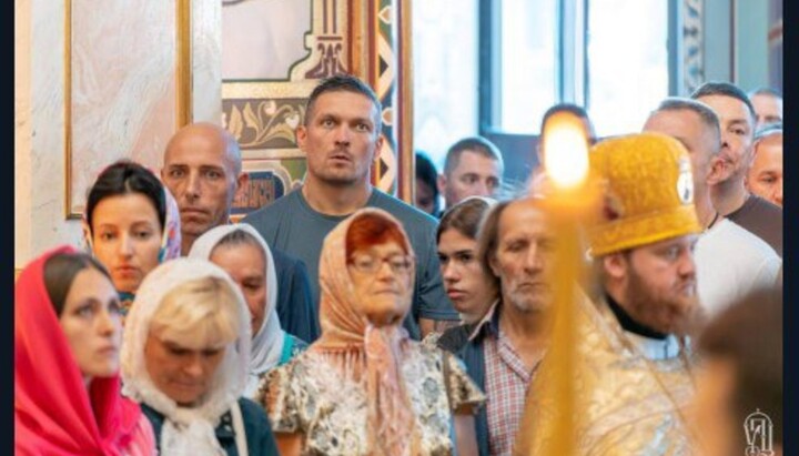 Oleksandr Usyk la Lavra Peșterilor de la Kiev. Imagine: Biserica Ortodoxă Ucraineană