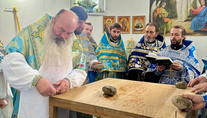 Освячення храму УПЦ у селищі Великий Бичків. Фото: Хустська єпархія