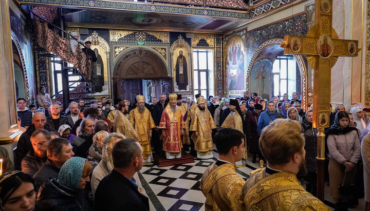 Блаженнейший Митрополит Онуфрий возглавляет Литургию в Лавре. Фото: Киево-Печерская лавра