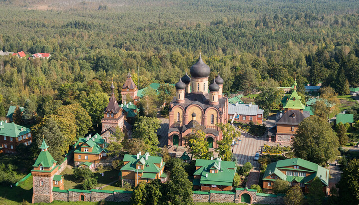 Пюхтицкий монастырь в Эстонии. Фото: wikipedia