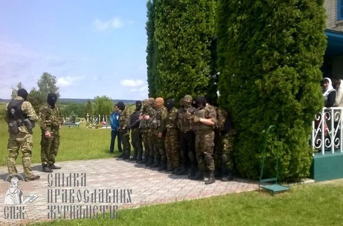 В Колосовой при захвате храма представители КП едва не убили верующего УПЦ