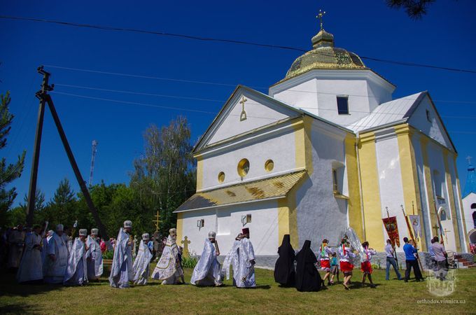 В Винницкой епархии 200-летний храм передали УПЦ