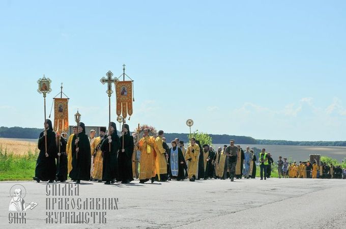 Всеукраинский крестный ход. 3-4 июля. Святогорск-Изюм. Фотограф Алексей Наконечный