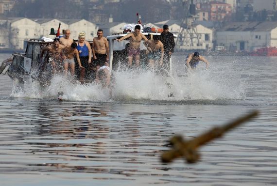 Православные мира ярко отпраздновали Богоявление фото 9