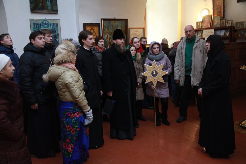 Представники УПЦ відвідали геріатричний пансіонат на Чернігівщині фото 6