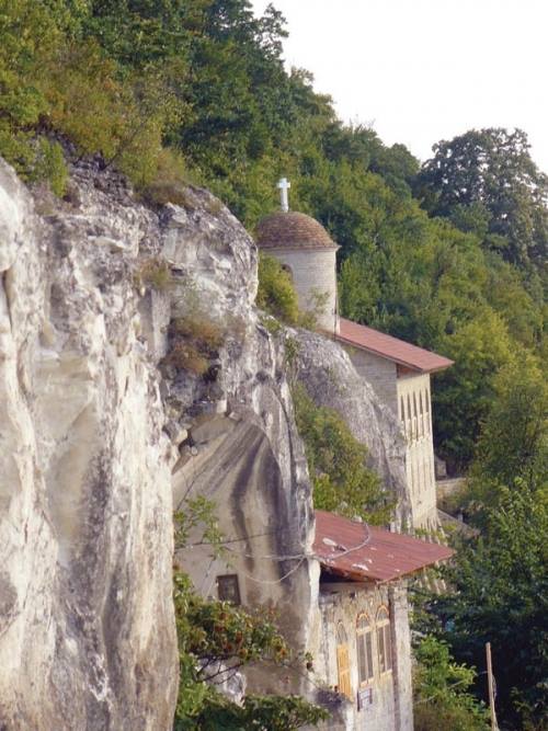 Самый древний скальный монастырь в Украине – Лядовский фото 1