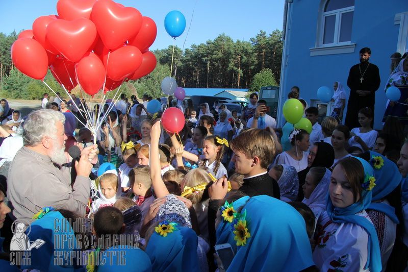 Три часа пения: в Ровенской епархии прошел хоровой фестиваль воскресных школ фото 2