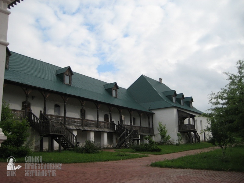 Спасо-Преображенский монастырь в городе Новгород-Северский (XI век) фото 5