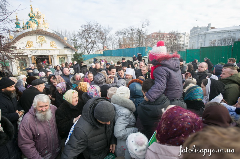 10 километров босиком по снегу ради бездомных фото 6