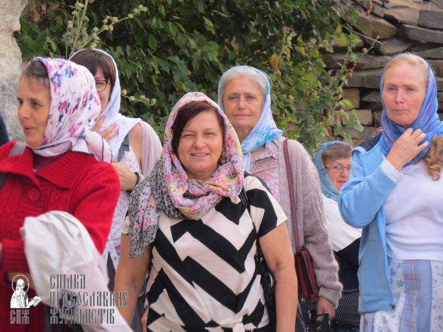 «Здесь ближе к Богу»: как прошел престольный праздник в Лядовском монастыре фото 15