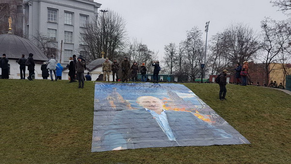 Молебен у Десятинного монастыря и акция радикалов (ПРЯМАЯ ТРАНСЛЯЦИЯ) фото 6