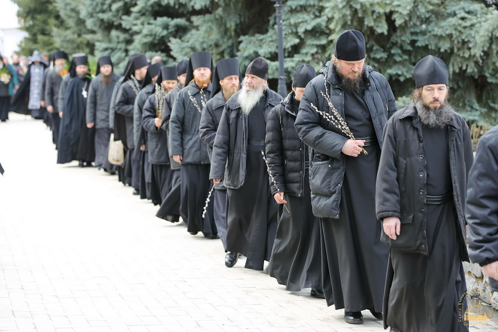 Тисячі вірних УПЦ в усіх містах країни відзначили Вербну неділю фото 1