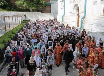 УПЦ проводить богослужіння у спомин про полеглих в Другій світовій війні фото 4