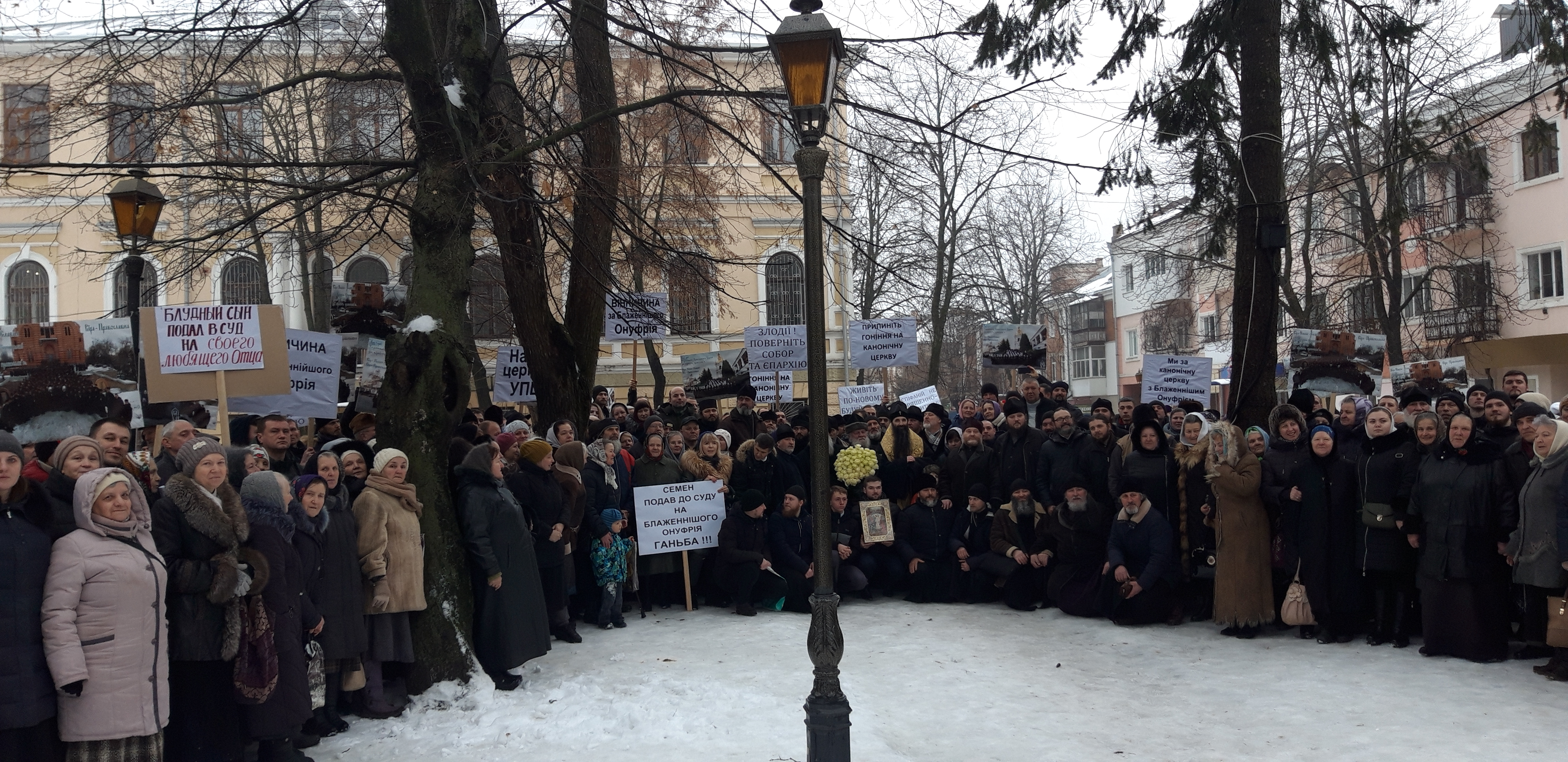 Суд не відбувся: вінницький суддя подарував православним привід для свята фото 6
