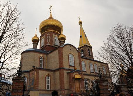 Oameni şi biserici de pe linia frontului: oraşul Mariupol фото 2