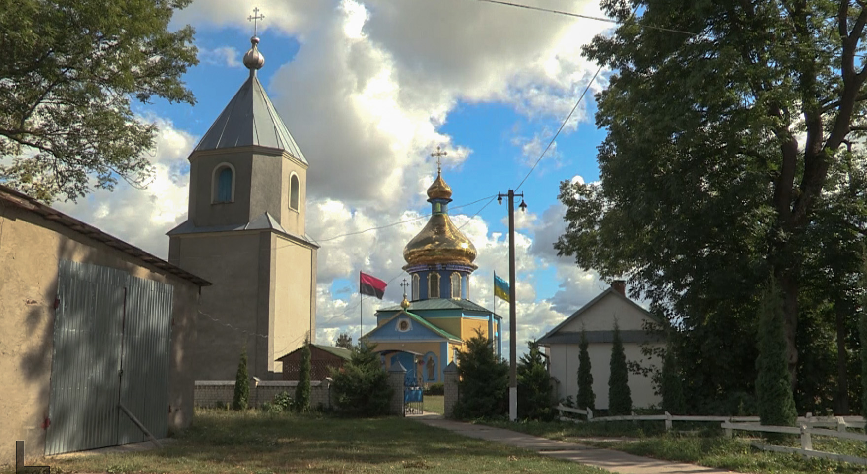 Життя після захоплення: Безбожники забрали у нас храм, – жителі Постойного фото 1