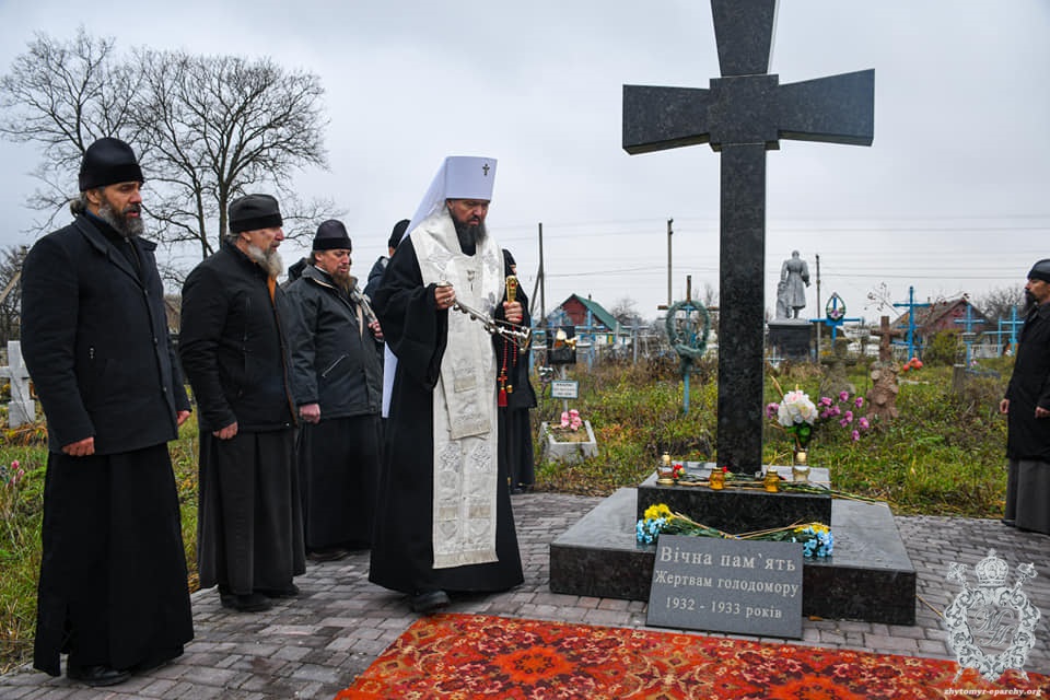UOC eparchies commemorate Holodomor victims фото 5