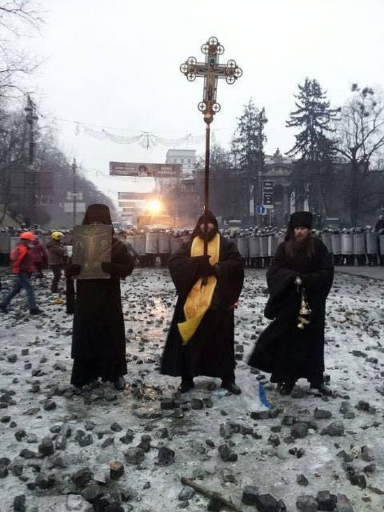 Євромайдан: невже для християн це «перемога добра над злом»? фото 1