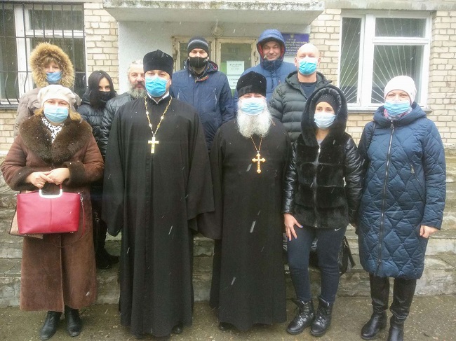 Клирики и прихожане Запорожской епархии сдали кровь для онкобольных детей фото 2