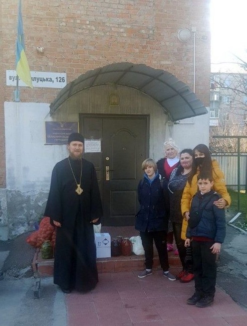 В Нежинской епархии УПЦ передали гуманитарную помощь детскому приюту фото 1