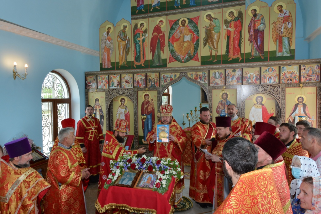 В Днепропетровской, Тульчинской и Крымской епархиях освятили храмы УПЦ фото 3
