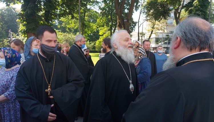 Report: Prayer standing of UOC believers near Verkhovna Rada фото 6