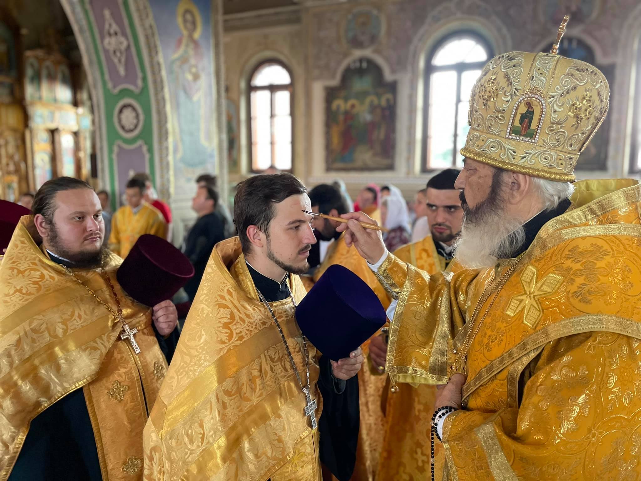 Цікава соціологія або Чому підтримка ПЦУ зростає, а молитися нікому фото 3