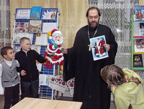 В епархиях УПЦ детям вручили подарки в честь Дня святого Николая фото 5
